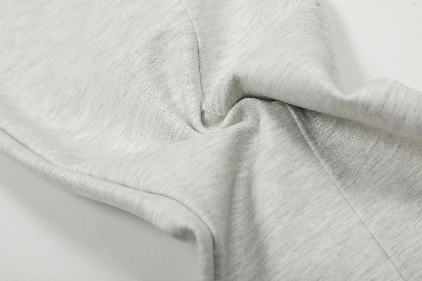 🅿️250 "Top quality" Style number: T7002# [Ralph Lauren solid color pony embroidered logo simple casual wide-leg trousers] ✅Ralph Lauren classic basic versatile unisex wide-leg spliced couple straight trousers ✅Brocade and cotton Roman cloth splicing technology ✅The version is restored to the original single The maximum size can be worn up to 170 pounds Loose, comfortable and stress-free ✅The upper body is simple and easy to match ootd must-have Good-looking clothes are never chosen by anyone. A must-have in couples’ wardrobes. Size: S-XL. Color: floral gray, black, yellow, and fruit green.